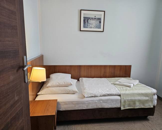 Studio for 5 people in side building