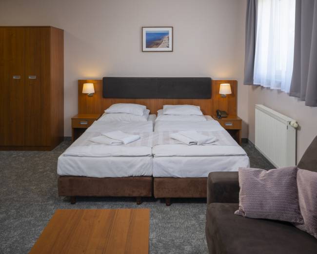 Zimmer 2+2 mit Couch P