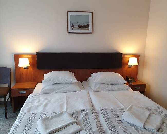 Zimmer 2+2 mit Couch P