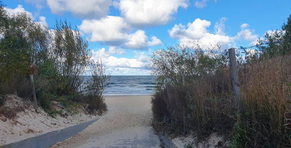 Na plaży pusto